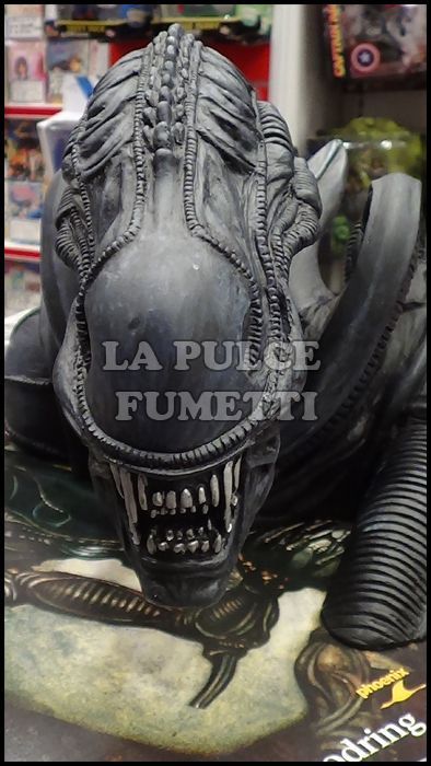 ALIENS - ALIEN BUST BANK